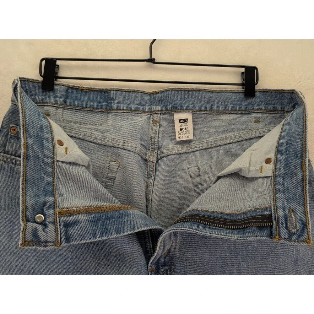 VTG Levi's 505 Regular Fit Straight Leg Paper Tag Jeans Men's 36x30 Light Wash